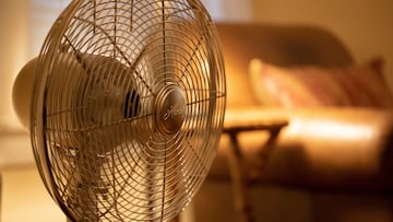 El truco del embudo para que el ventilador enfríe más nuestra casa en verano