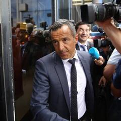 Mendes, en Barcelona para negociar con Laporta