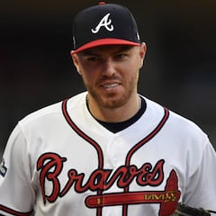 Freddie Freeman y Salvador Pérez dan positivo a covid-19