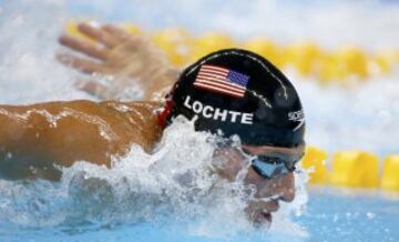 El conocido Ryan Lochte y otros tres nadadores estadounidense fueron protagonistas del escándalo de los Juegos. Los deportistas denunciaron que habían sido asaltados a punta de pistola al salir de una fiesta. Pero días más tarde, las autoridades brasileñas, mostraron imágenes de los hechos. Los deportistas reconociera que mintieron al denunciar un asalto. La policía confirmó que bajo la influencia del alcohol, al menos uno de ellos había destrozado un baño de una gasolinera, y que un guardia de seguridad había sacado su arma debido a que uno de los estadounidenses mostraba un comportamiento agresivo.