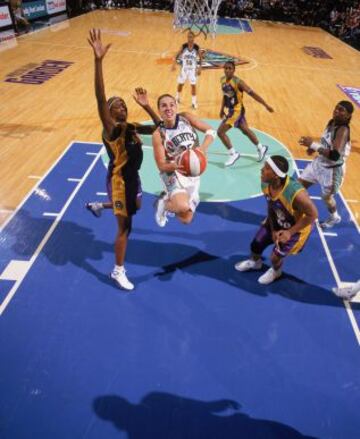 Becky Hammon durante su etapa como jugadora en la WNBA.