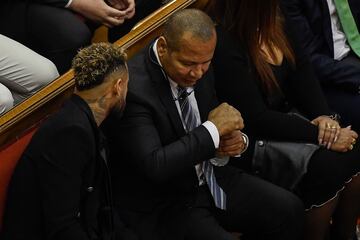 Hoy comienza el juicio del fichaje de Neymar por el Barça. Al jugador brasileño se le piden cinco años de prisión por presunta corrupción y estafa. También están acusados Sandro Rosell y Josep María Bartomeu. En la foto, Neymar durante el juicio. 