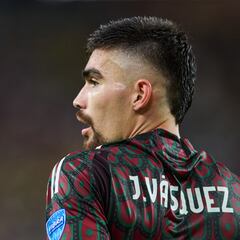 Johan Vásquez reapareció en el Calcio y su equipo ganó