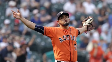 El cerrador mexicano vivirá una nueva postemporada, pero ahora con la franela de los Houston Astros. 