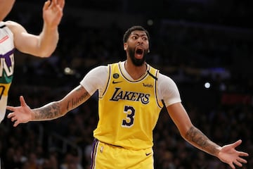 La Ceja es un ‘cuatro’ imparable. Combina altura con un juego de pies en la zona soberbio, además de tener una lanzamiento exterior tanto a media como a larga distancia mucho más que aceptable. Inicia su tercera temporada en los Lakers con el objetivo de aumentar en dos su número de anillos con los angelinos. Si el resto de las estrellas se descuidan un poco (y las lesiones no le paran), cazará el MVP. 