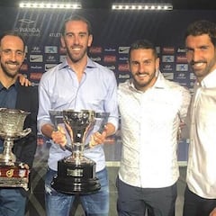 Los capitanes clásicos del Atleti de Simeone reeditan su foto