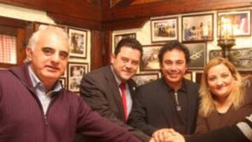 <b>TODOS CON 'HUGOL'. </b>Pedro Pablo San Martín, Roncero, Hugo, Carmen Colino y Agustín Martín.