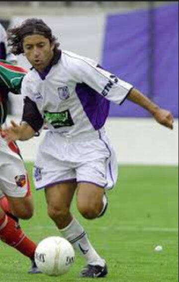 Entre el 2001 y el 2009 jugó por nueve clubes mexicanos, la mayoría del ascenso. La Piedad, Celaya y Tampico Madero fueron algunos.