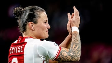 Sherida Spitse celebra la victoria del Ajax sobre la Roma en Champions.