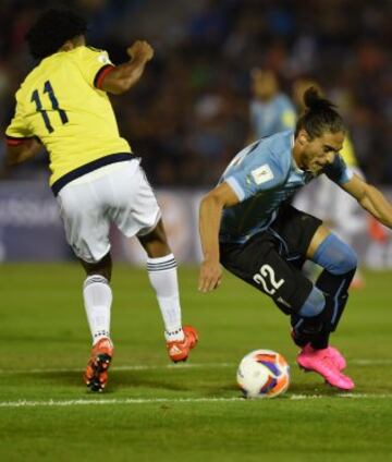 Uruguay golea a Colombia 3-0 en el Centenario