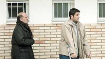 <b>DESPEDIDA.</B> César, junto a Pedro Herrera, en el entrenamiento de ayer.