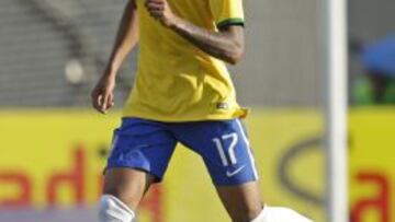 Luiz Gustavo.