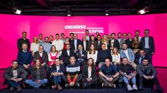 El grupo de profesionales de PRISA Media posó durante la presentación de la programación de Universo Mundial.