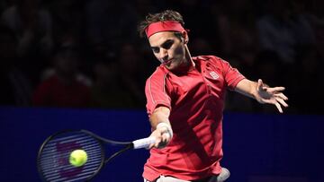 Federer ejecuta una derecha en Basilea.