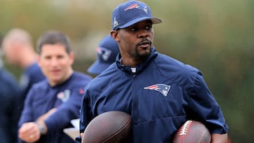 Brian Flores, un hondureño en los New England Patriots