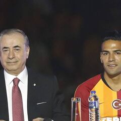 Presidente del Galatasaray reitera la confianza del club en Falcao
