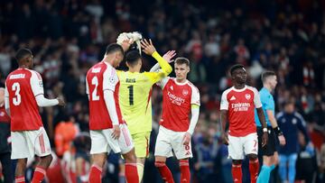 LONDON (United Kingdom), 01/10/2025.- Arsenal's Martin Odegaard (R) and goalkeeper David Raya (L) celebrate after winning the UEFA Champions League league phase match between Arsenal and Olympiacos in London, Great Britain, 01 October 2025. (Liga de Campeones, Gran Bretaña, Reino Unido, Londres) EFE/EPA/NEIL HALL