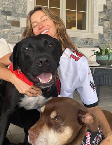 Gisele Bündchen seguirá a Tom Brady a donde quiera que vaya, por lo que ahora la modelo es una fanática más de los Buccaneers.