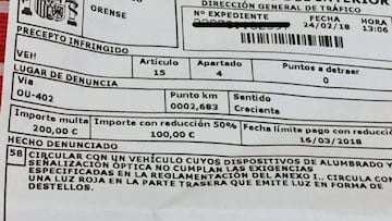 Una multa por llevar una luz que parpadea y protege m¨¢s