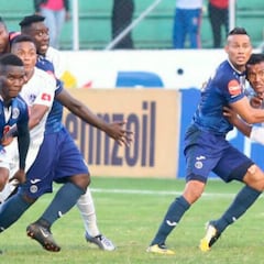 Interrumpen el clásico Motagua vs Olimpia por coronavirus