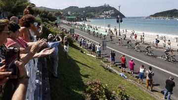 El pelot&oacute;n, a su paso por San Sebasti&aacute;n. 