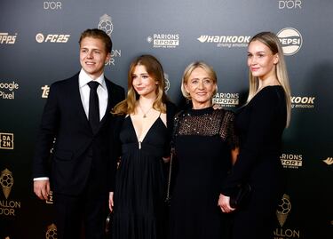 La familia de Franz Beckenbauer, dos veces ganador del Balón de Oro que falleció este año.