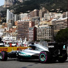 Hamilton domina, Sainz cumple y Alonso es 13º con problemas