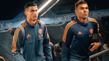 MANCHESTER, ENGLAND - OCTOBER 02:   Cristiano Ronaldo and Casemiro of Manchester United arrive prior to the Premier League match between Manchester City and Manchester United at Etihad Stadium on October 2, 2022 in Manchester, United Kingdom. (Photo by Ash Donelon/Manchester United via Getty Images)