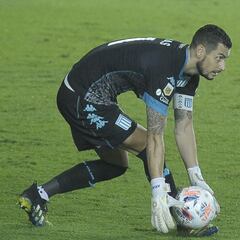 El dilema en la Roja con el mejor arquero de Argentina