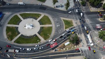 Santiago, 31 de octubre 2024
Comienzan las obras de remodelacion de Plaza Baquedano, en el marco del proyecto, Nueva Alameda. La primera etapa de los trabajos generan desvios de transito en el sector de parques Forestal y Balmaceda.
Jonnathan Oyarzun/Aton Chile