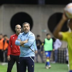 Sergio: “Toca agachar la cabeza y recibir; no estuvimos a la altura”