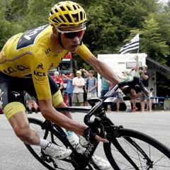 Froome: "La etapa fue brutal por las caídas y los abandonos"