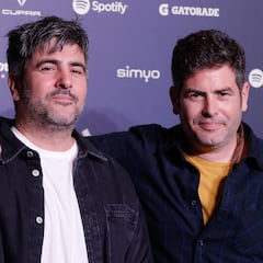 Estopa desata la polémica por el uso de la IA en la portada de su último disco