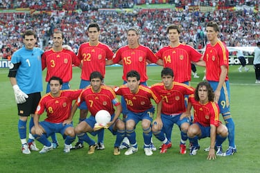 Equipación de la Selección Española entre 2005 y 2007. Fotografía correspondiente al Mundial de 2006 en Alemania.