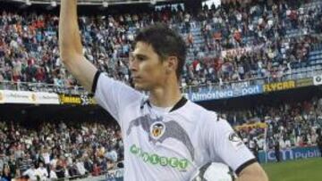 Zigic firma por el Birmingham y deja siete millones de euros en el Valencia