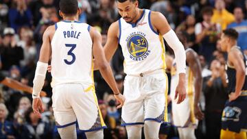 SAN FRANCISCO, CA - MAY 9: Jordan Poole #3 and Otto Porter Jr. #32 of the Golden State Warriors embrace during Game 4 of the 2022 NBA Playoffs Western Conference Semifinals on May 9, 2022 at Chase Center in San Francisco, California. NOTE TO USER: User expressly acknowledges and agrees that, by downloading and or using this photograph, user is consenting to the terms and conditions of Getty Images License Agreement. Mandatory Copyright Notice: Copyright 2022 NBAE (Photo by Joe Murphy/NBAE via Getty Images)