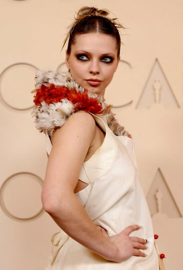 Lea Myren posa en la alfombra roja del Dolby Theatre.