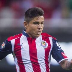 ‘Chofis’ López tendría un pie fuera de Chivas
