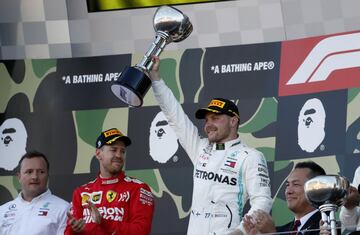 El piloto finlandés de Mercedes celebra su victoria en el GP de Japón.