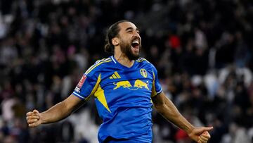 Leeds United qualified for the semifinals in a dramatic FA Cup tie in London, where West Ham United produced a late fightback but were beaten from the spot.