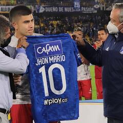 Mateo Ramírez, hijo de Jhon Mario, cerca de Millonarios