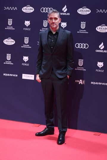 El director de 'El 47', Marcel Barrena, en la alfombra roja de los Premios Feroz 2025.