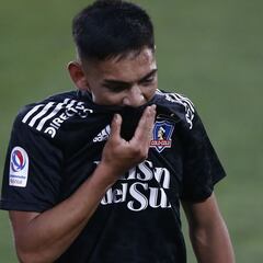 Quinteros aclara qué le falta a Cruz para jugar más en Colo Colo