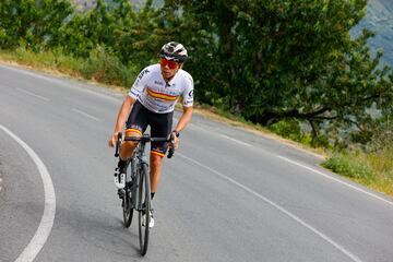 Benjamín Prades en la subida al Piornal, puerto inédito de la Vuelta España.