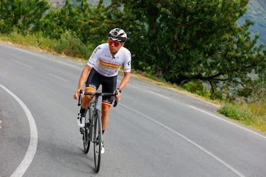 Benjamín Prades en la subida al Piornal, puerto inédito de la Vuelta España.