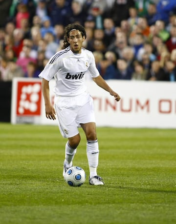 Visti¨® la camiseta del Real Madrid de 2006 a 2008 (en el filial) y en la temporada 2008-09.