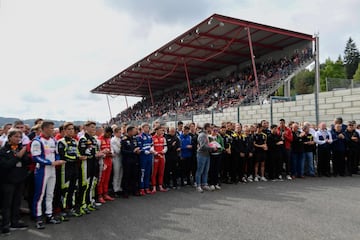 Minuto de silencio por el fallecimiento del piloto Anthoine Hubert