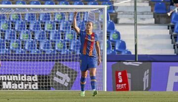 Alexia Putellas celebra el 2-0 al Levante. 