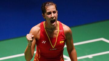 Carolina Marín celebra su victoria ante Pornpawee Chochuwong en los octavos de final del Yonex Japan Open.