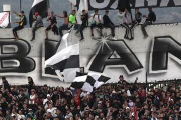 Miles de hinchas albos se hicieron presente en el Estadio Monumental.